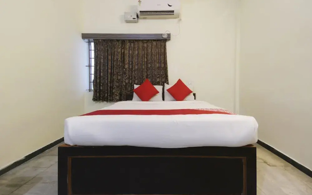 OYO 24392 Flagship Damodar Inn