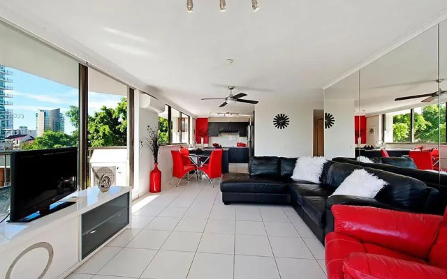 Holiday Resort Apts in Surfers Paradise