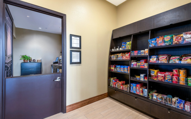 Staybridge Suites Eau Claire - Altoona by IHG