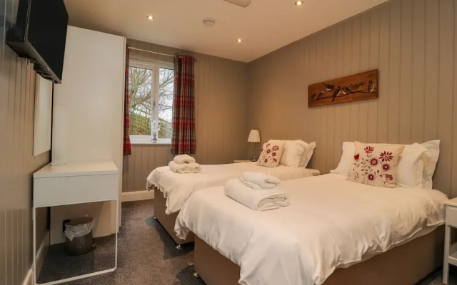 Holly Lodge