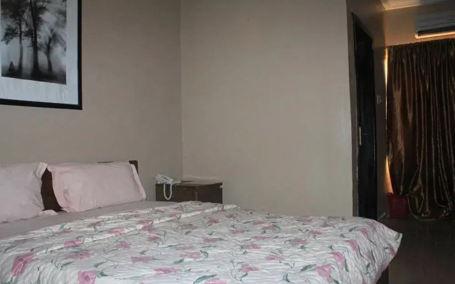 Cristabol Place Hotel