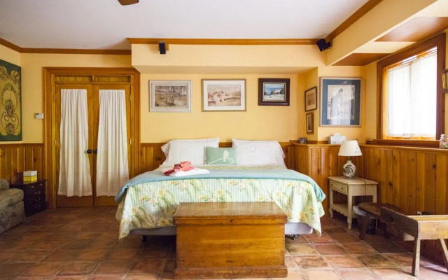 Honey Maple Grove BnB