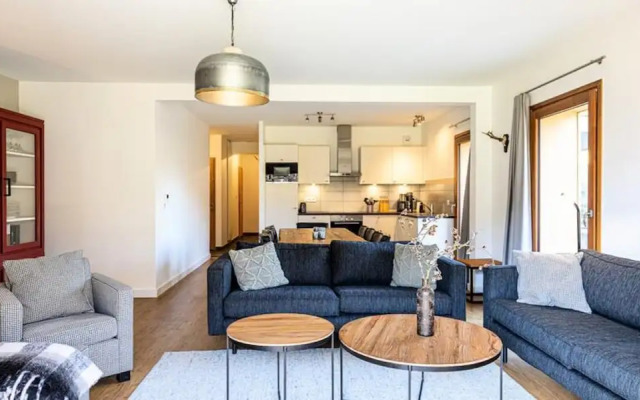 Apartment Near Lake Geneva With Jacuzzi