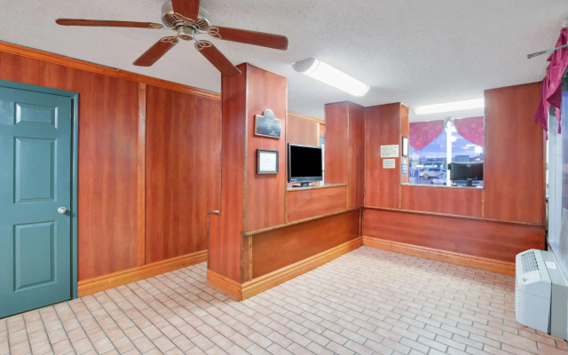 Days Inn by Wyndham Newport