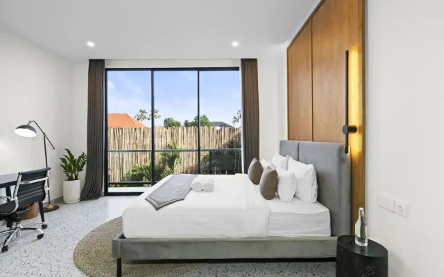 Sunny Nelayan Villa by Betterplace