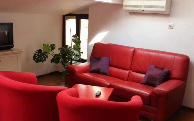 Banu Manta Apartments