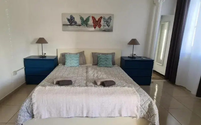 Francisco's Holiday Home