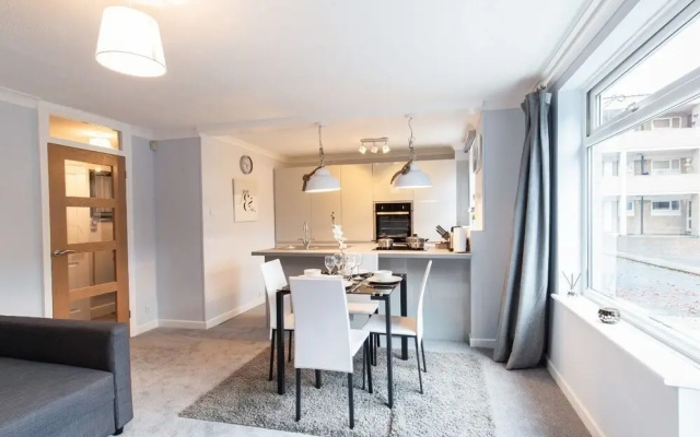2-bedroom Apartment Woodgrange Court