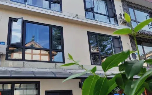 Qingcheng Mountain live up to Qingnai Homestay