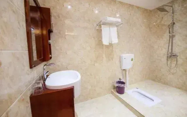 Maitreya Xincheng Hotel (Huquan Ecological Park Branch)