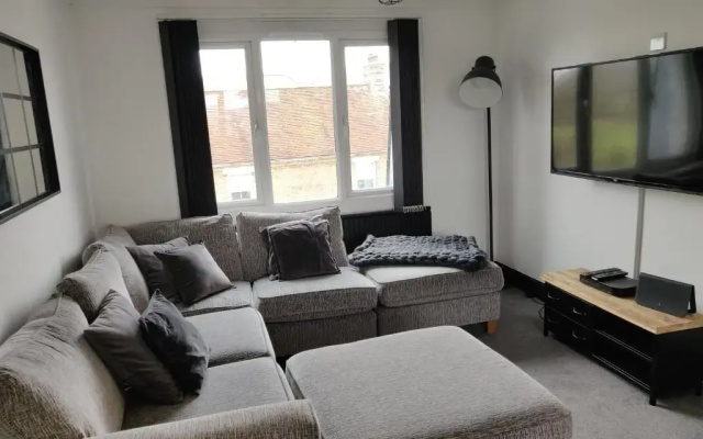 Riverside Park Penthouse Apt 1BR Parking St Neots
