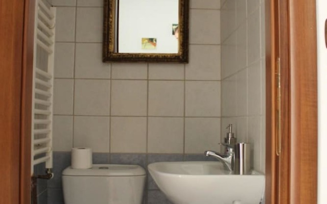 Отель House With 3 Bedrooms in Nikiti, With Enclosed Garden and Wifi