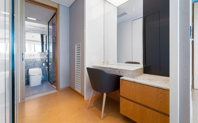 Newcz Lct Residence