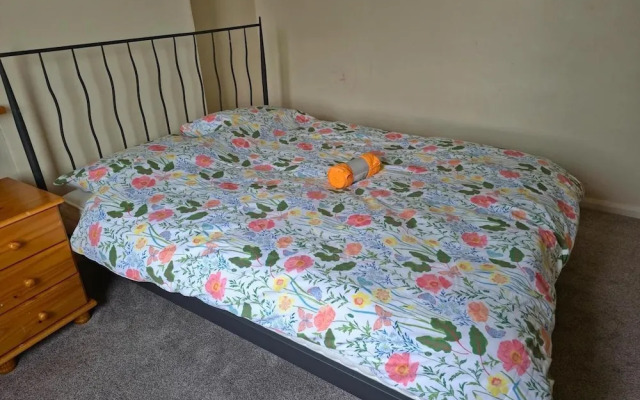Confortable House Sleeps 7 With Garden and Parking