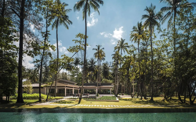 Курортный отель Avani+ Khao Lak Resort