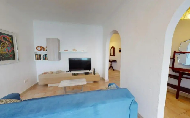 6th floor seafront apartment with open sea views
