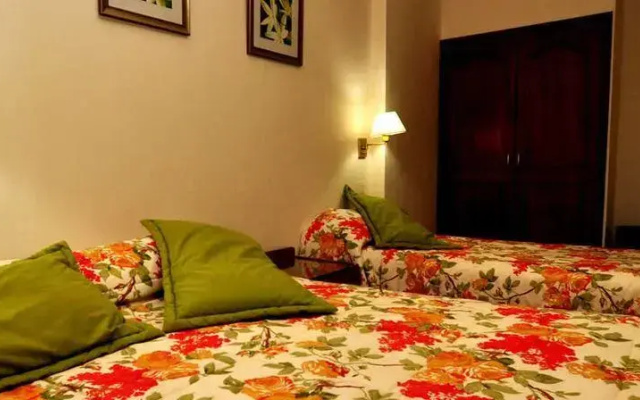 Alexander Hotel