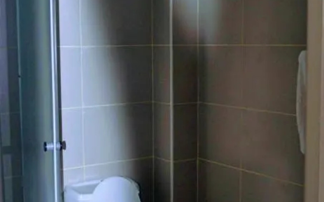 Central Girne Studio Flat with Rooftop Pool