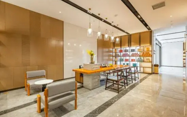 Atour Hotel (Jinmen Water Street, Hefei Sunac Land)