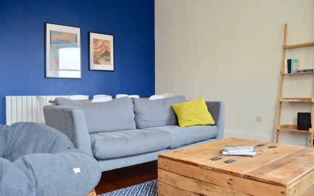 Stylish 2 Bedroom Apartment In Great Location