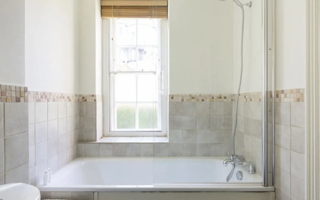 Sloane Gardens X by onefinestay