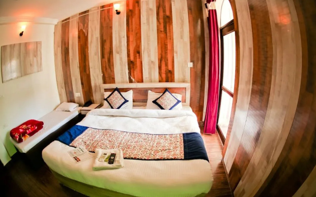 LN Hotel and Restaurant - Hostel