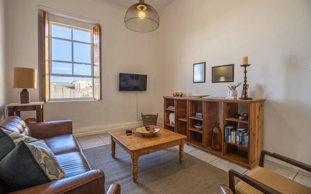 Searle's Manor - Apt 13