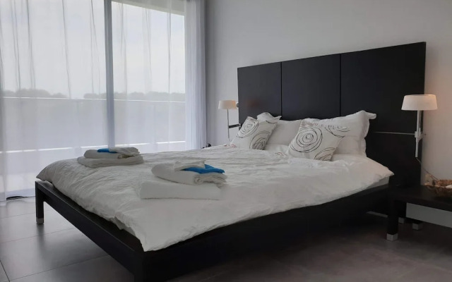 Villa on a High-end Residence in Nîmes With Heated Pool
