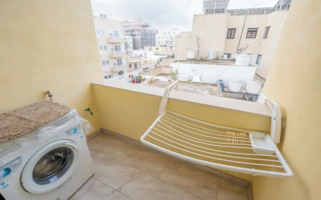 Chic Modern 1BR APT near Salina Bay