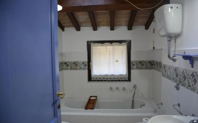 SCAPPO IN UMBRIA, Casale Nicoletta