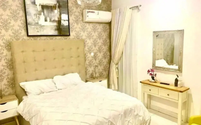 Keji's Shortlet Apartment