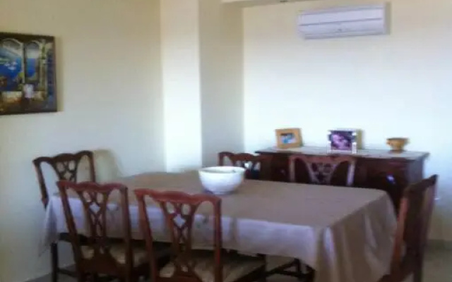 Beachfront Villa in Komi - entire home - $325