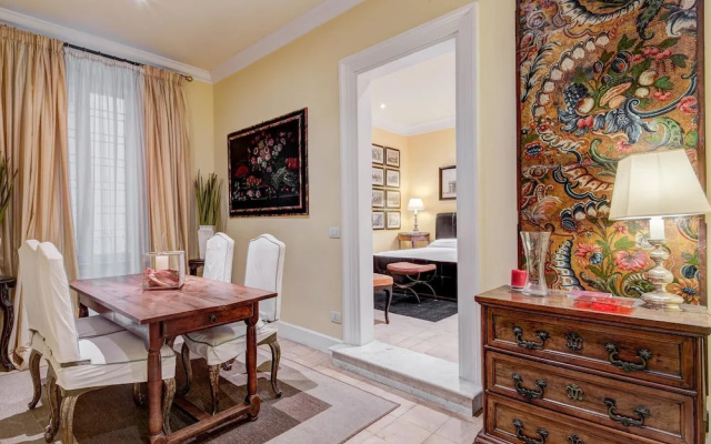 RSH Augustus Luxury Apartment