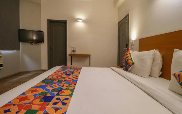 Fabhotel Lord Inn