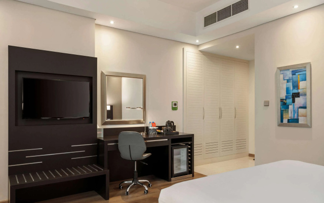 Отель Ramada by Wyndham Dubai Barsha Heights