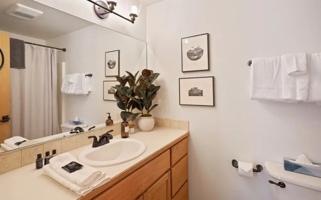 Quail Covey 3 Bedroom Home by RedAwning