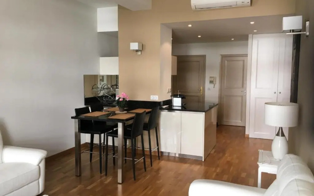 Golden Triangle 2Br/2Ba