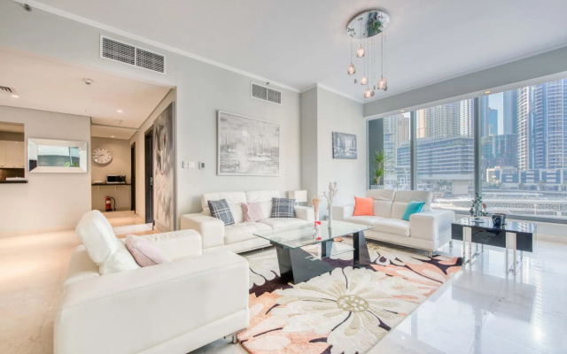 Luxury Apt w Private Jacuzzi Overlooking the Water