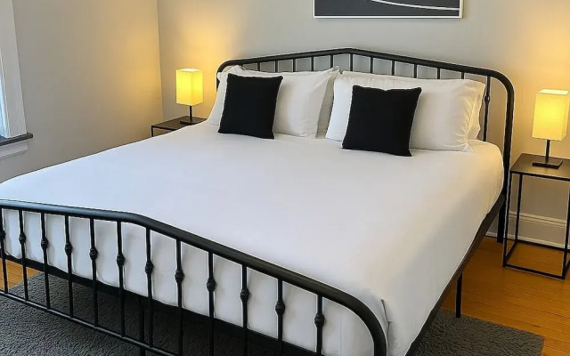 1BR Chicago Apt - Larchmont rep