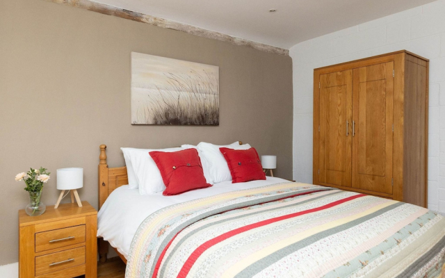 Wren Barn - Cosy 2-bed Converted Barn in Sidlesham