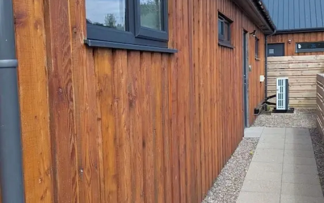 Riverbank Cottage