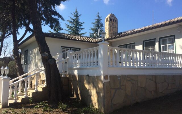 Отель Villa Euphoria вид на фасад