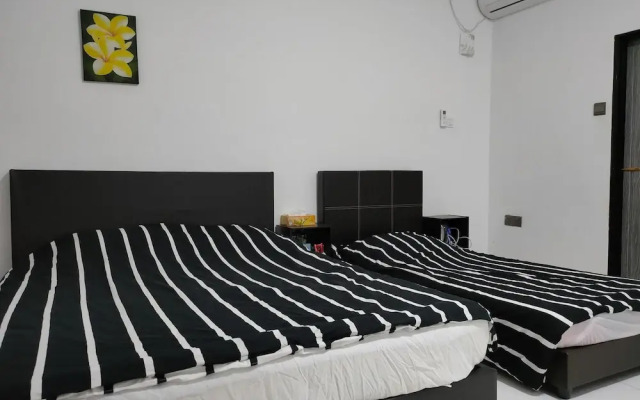 Aleesa Roomstay 3