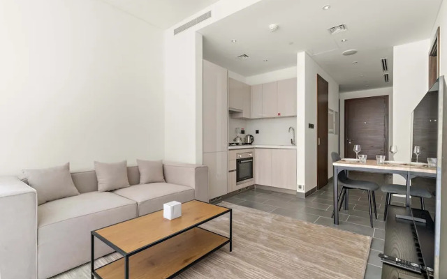 Modern 1BR in The Crest With Pool and gym