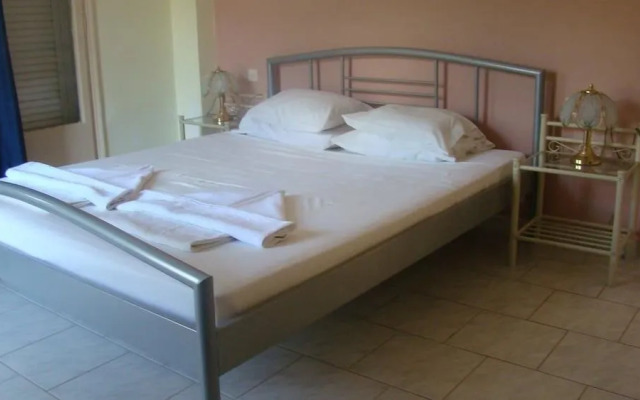 Dionisis Apartments