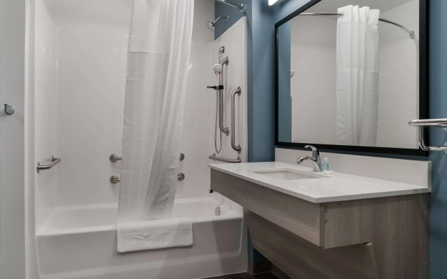 Woodspring Suites Detroit Sterling Heights