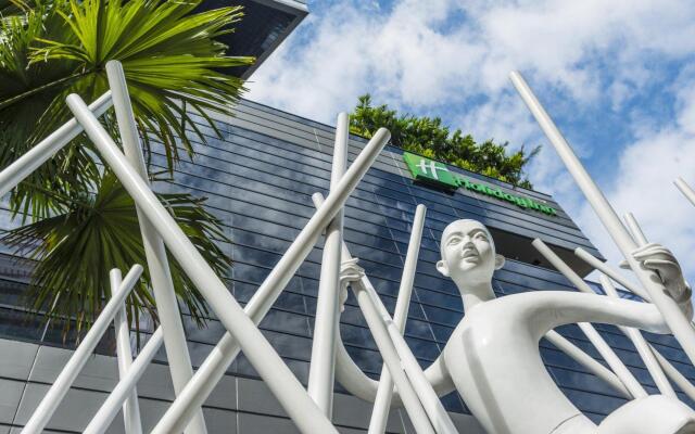 Отель Holiday Inn Bangkok Sukhumvit Бангкок вид на фасад