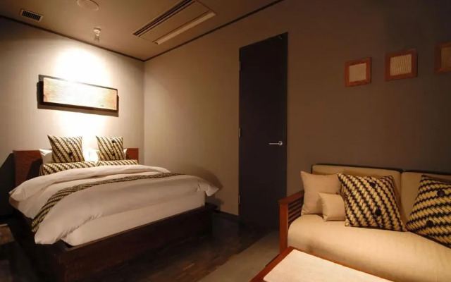 Aroma Garu Hotel