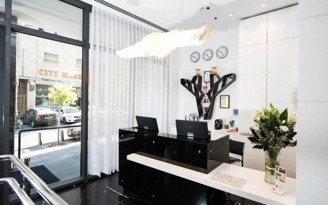 Eyal Hotel