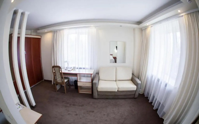 Druzhba Hotel